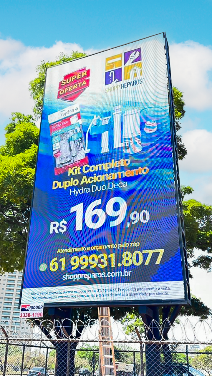 Mídia OOH (Outdoor) — painel de LED 1