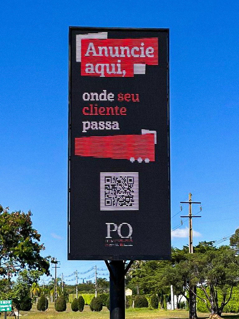 Mídia OOH (Outdoor) — painel de LED 5